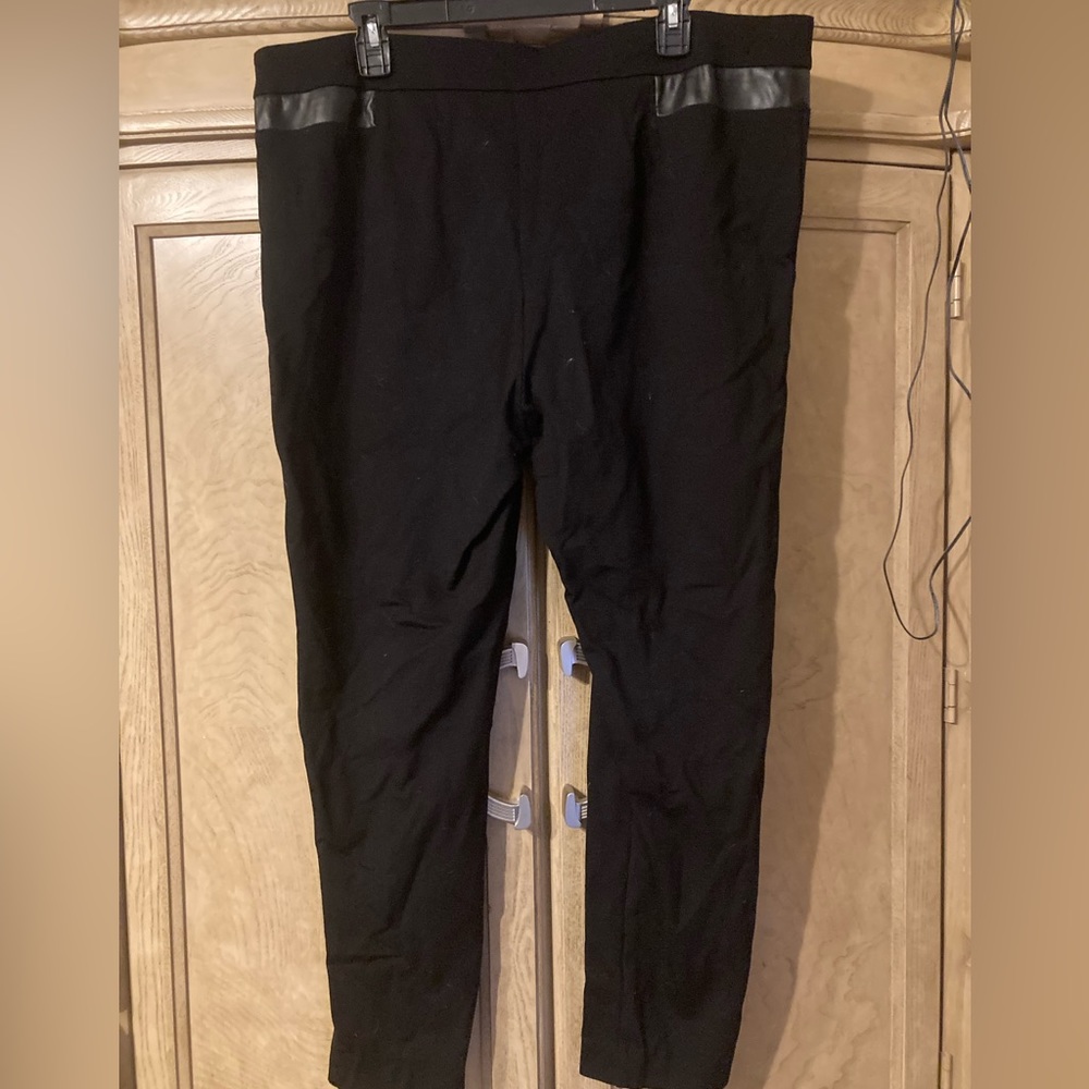 Jones New York Signature Used Black Stretchy Pant